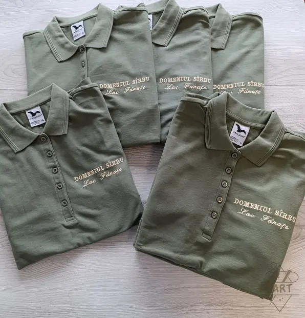 Tricouri polo verde military brodate pentru Domeniul Sîrbu